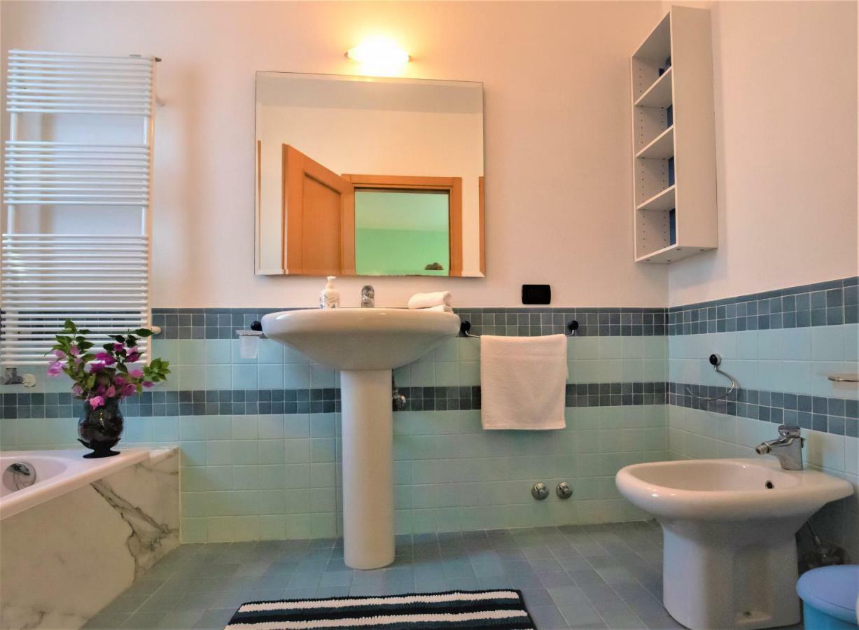 B&B Villa Apuana Marina Di Carrara Exterior photo